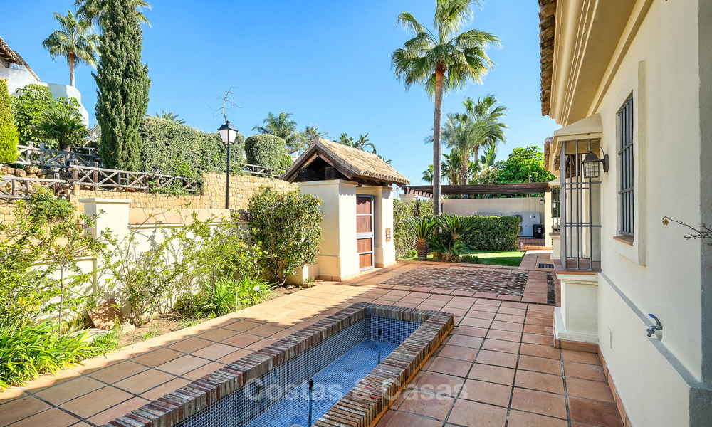Villa charmante et spacieuse de style classique avec vue mer à vendre, Benahavis - Marbella 7110