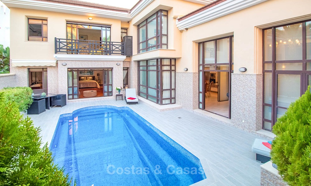 Magnifique et luxueuse maison de ville à deux pas de la mer à vendre à Puerto Banus, Marbella 7230