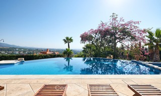Magnifique villa de luxe de style rustique avec vue imprenable sur la mer et les montagnes - Golf Valley, Nueva Andalucia, Marbella 7236 