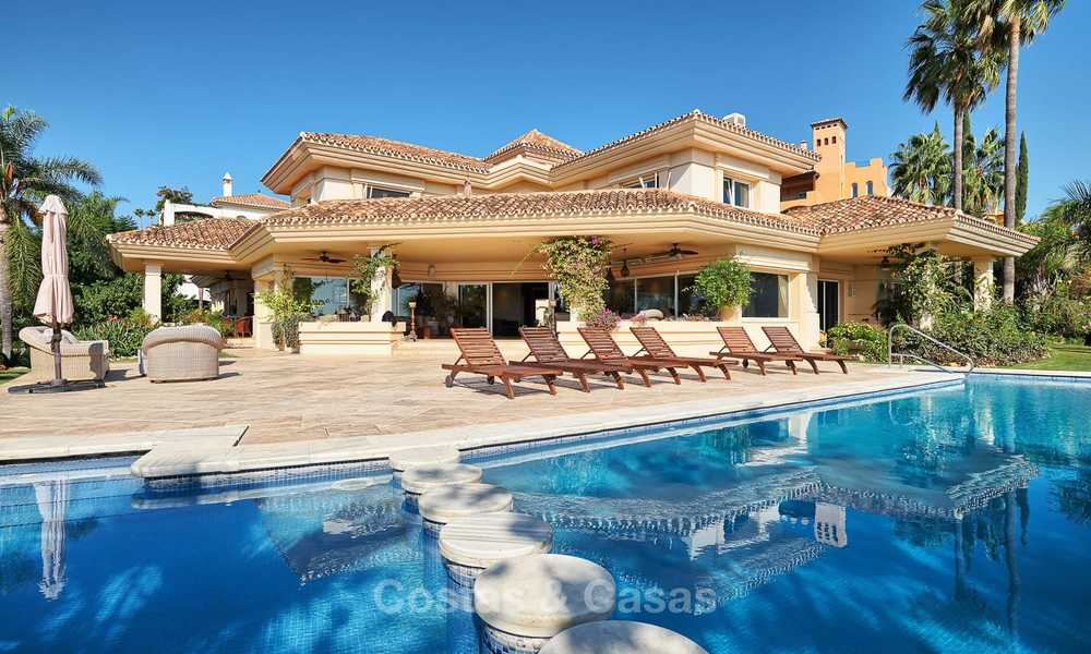 Magnifique villa de luxe de style rustique avec vue imprenable sur la mer et les montagnes - Golf Valley, Nueva Andalucia, Marbella 7238