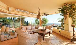 Magnifique villa de luxe de style rustique avec vue imprenable sur la mer et les montagnes - Golf Valley, Nueva Andalucia, Marbella 7241 