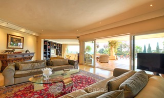 Magnifique villa de luxe de style rustique avec vue imprenable sur la mer et les montagnes - Golf Valley, Nueva Andalucia, Marbella 7251 