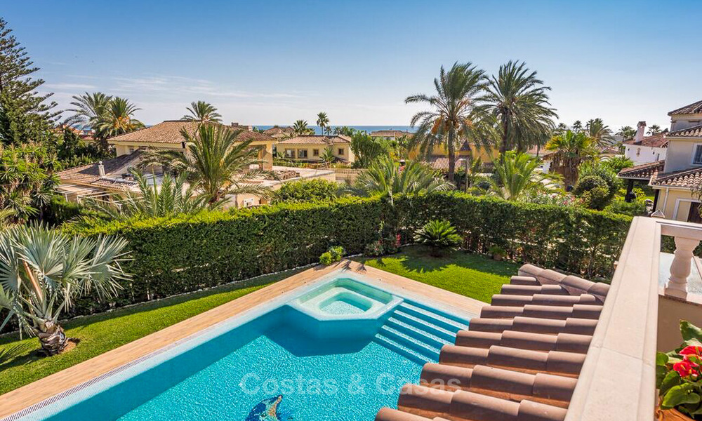 Quintessentielle villa de style méditerranéen à vendre, côté plage Marbella Est, Marbella 7422
