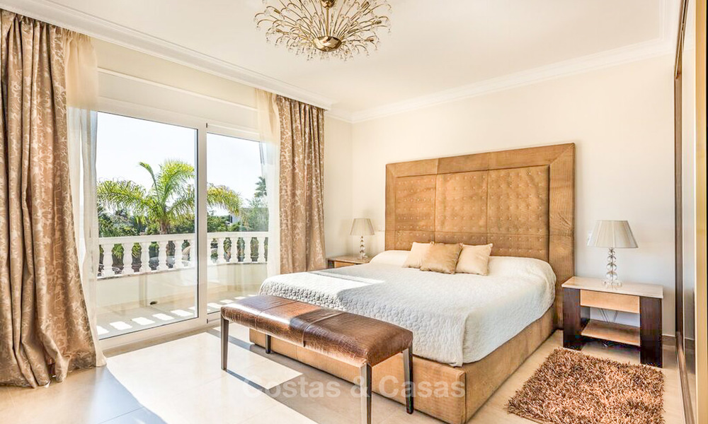 Quintessentielle villa de style méditerranéen à vendre, côté plage Marbella Est, Marbella 7425