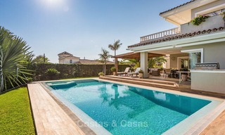 Quintessentielle villa de style méditerranéen à vendre, côté plage Marbella Est, Marbella 7435 