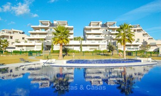 Appartement très spacieux, lumineux et moderne à vendre avec 4 chambres à coucher et vue dégagée sur le golf et la mer à Marbella - Benahavis 7499 