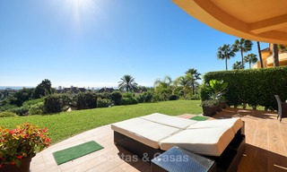 Spacieux appartement de luxe au rez-de-chaussée avec vue sur mer à vendre - Elviria, Marbella Est 7546 