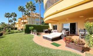 Spacieux appartement de luxe au rez-de-chaussée avec vue sur mer à vendre - Elviria, Marbella Est 7547 