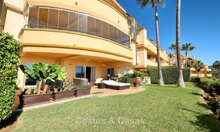 Spacieux appartement de luxe au rez-de-chaussée avec vue sur mer à vendre - Elviria, Marbella Est 7550 