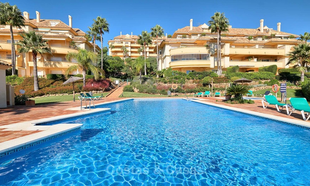 Spacieux appartement de luxe au rez-de-chaussée avec vue sur mer à vendre - Elviria, Marbella Est 7553