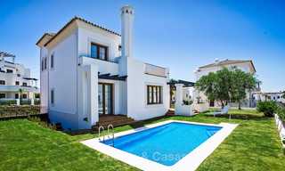 A vendre, élégantes villas neuves, clé en main, avec vue sur mer, première ligne de golf, New Golden Mile, Marbella - Estepona 7573 