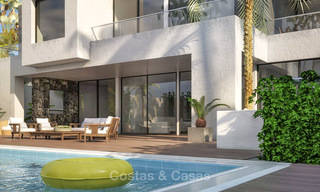 Villa à deux pas de la mer à vendre, située dans une urbanisation haut de gamme sur le Golden Mile, Marbella 7608 