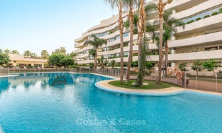 Appartement de luxe dans un prestigieux complexe de plage à vendre, Puerto Banus, Marbella 7769 