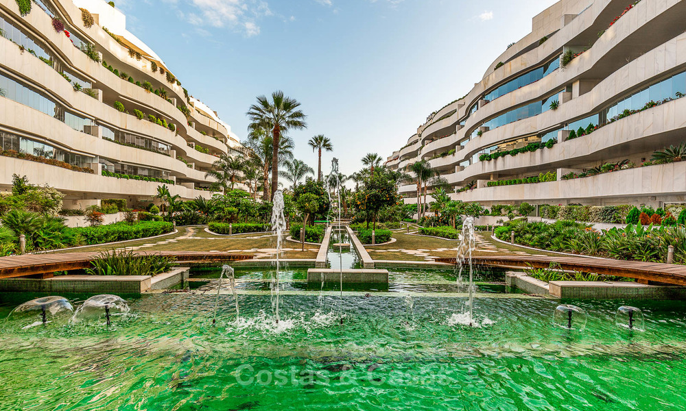 Appartement de luxe dans un prestigieux complexe de plage à vendre, Puerto Banus, Marbella 7771