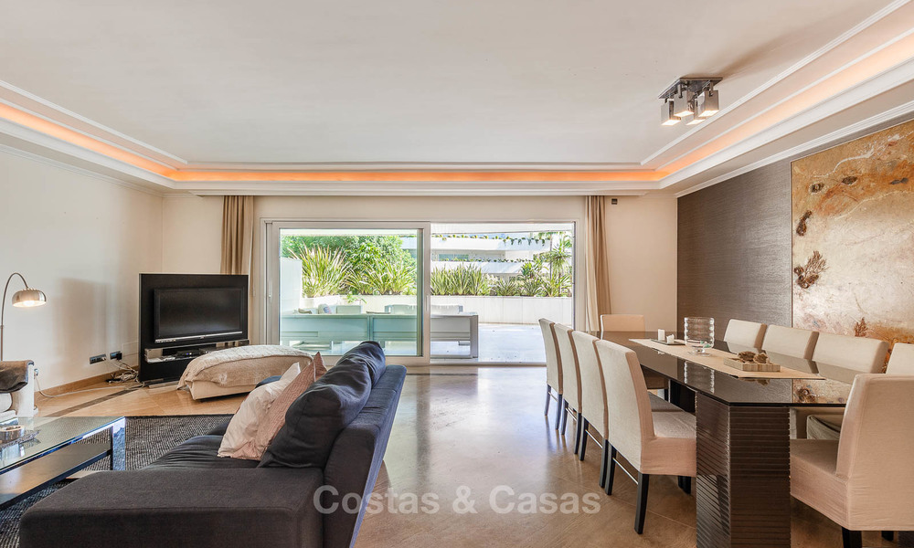 Appartement de luxe dans un prestigieux complexe de plage à vendre, Puerto Banus, Marbella 7772