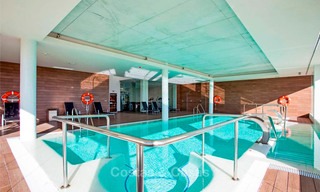 Penthouse spacieux, lumineux et moderne à vendre avec vue sur golf, montagnes et mer à Los Arrayanes Golf à Marbella - Benahavis 7736 