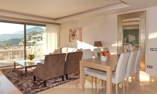 Penthouse spacieux, lumineux et moderne à vendre avec vue sur golf, montagnes et mer à Los Arrayanes Golf à Marbella - Benahavis 7708 