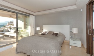 Penthouse spacieux, lumineux et moderne à vendre avec vue sur golf, montagnes et mer à Marbella - Benahavis 7710 