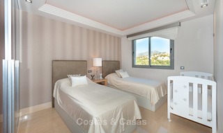 Penthouse spacieux, lumineux et moderne à vendre avec vue sur golf, montagnes et mer à Marbella - Benahavis 7714 