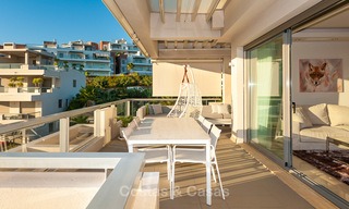 Penthouse spacieux, lumineux et moderne à vendre avec vue sur golf, montagnes et mer à Marbella - Benahavis 7720 