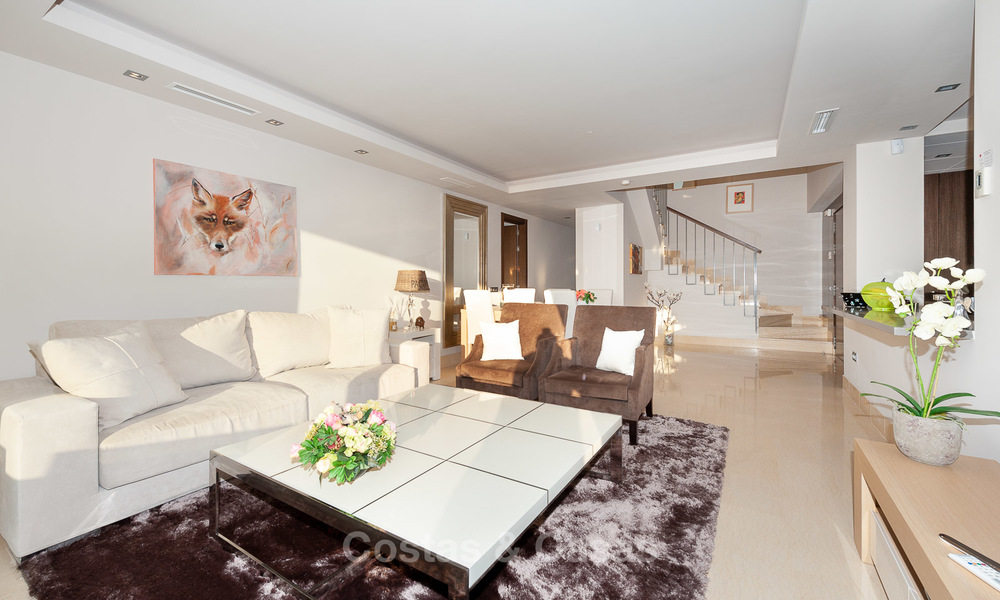 Penthouse appartement spacieux, lumineux et moderne à vendre avec vue sur golf, montagnes et mer à Marbella - Benahavis 7722