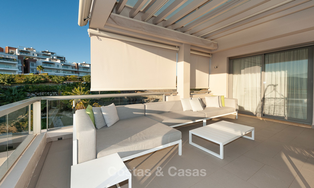 Penthouse spacieux, lumineux et moderne à vendre avec vue sur golf, montagnes et mer à Marbella - Benahavis 7723