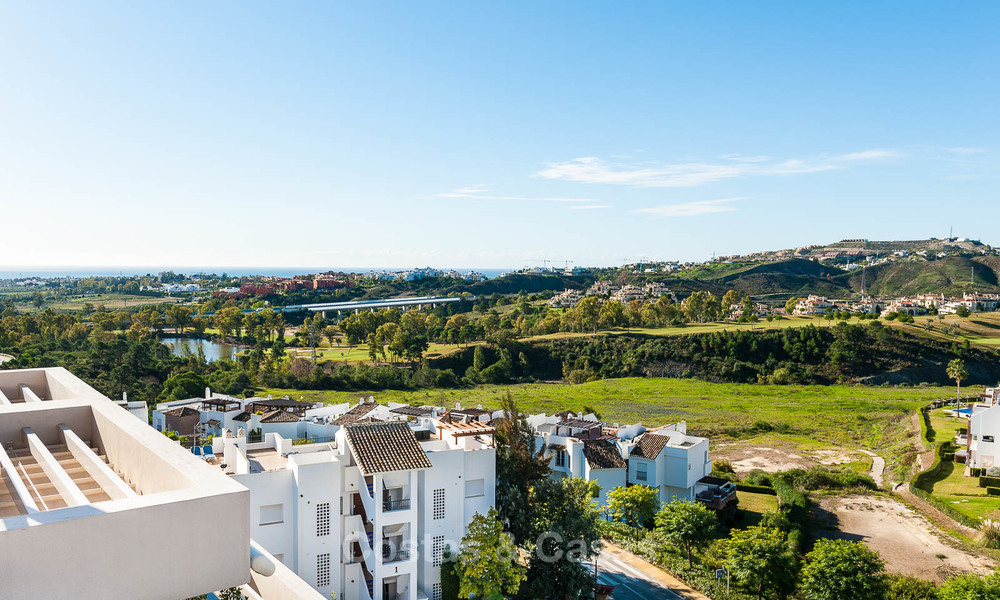 Penthouse spacieux, lumineux et moderne à vendre avec vue sur golf, montagnes et mer à Los Arrayanes Golf à Marbella - Benahavis 7816