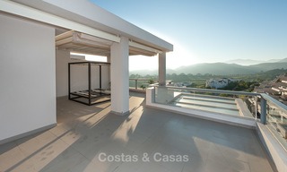 Penthouse spacieux, lumineux et moderne à vendre avec vue sur golf, montagnes et mer à Marbella - Benahavis 7725 