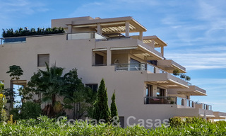 Penthouse spacieux, lumineux et moderne à vendre avec vue sur golf, montagnes et mer à Los Arrayanes Golf à Marbella - Benahavis 46703 