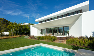 Nouvelles villas de luxe contemporaines à vendre, situé dans une urbanisation exclusive, vue mer à Benahavis - Marbella 21655 
