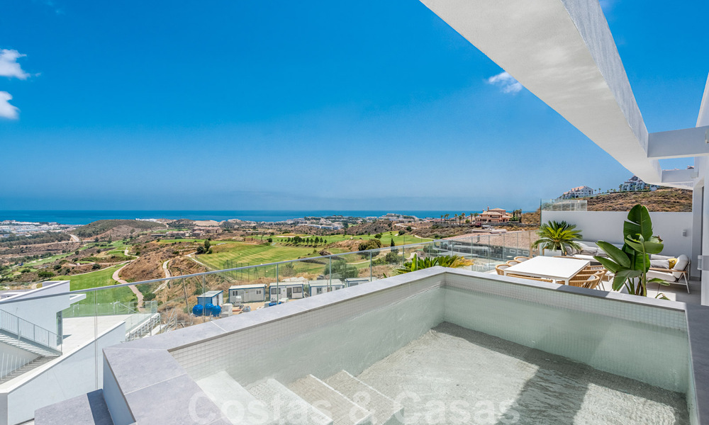 Nouveaux appartements de golf, modernes avec vue sur mer à vendre dans un complexe de luxe à La Cala, Mijas, Costa del Sol 39695