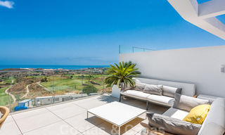 Nouveaux appartements de golf, modernes avec vue sur mer à vendre dans un complexe de luxe à La Cala, Mijas, Costa del Sol 39696 