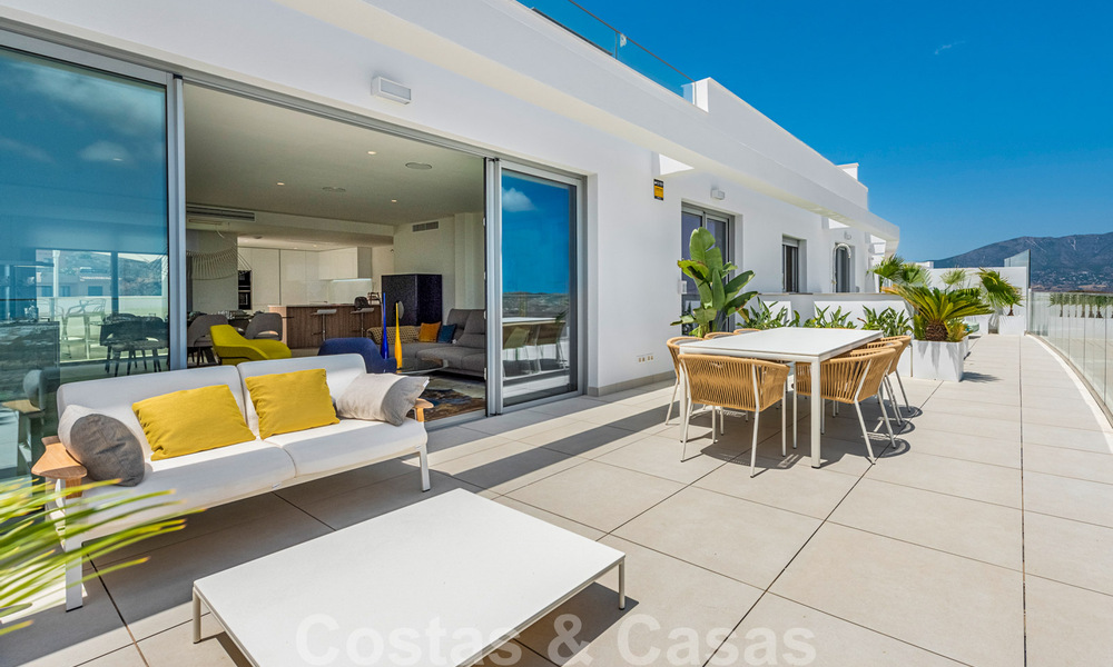 Nouveaux appartements de golf, modernes avec vue sur mer à vendre dans un complexe de luxe à La Cala, Mijas, Costa del Sol 39697
