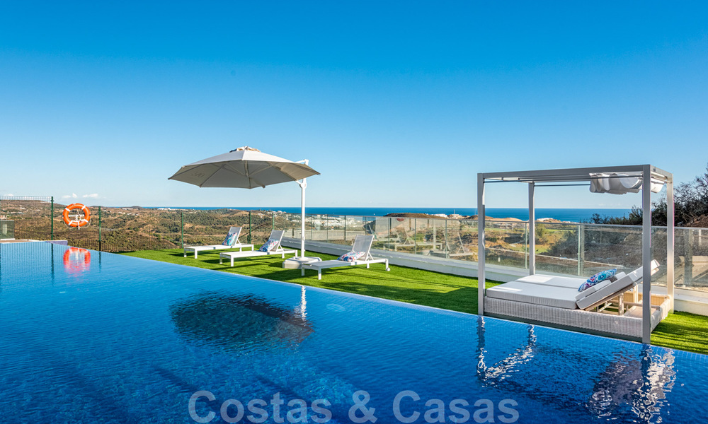 Nouveaux appartements de golf, modernes avec vue sur mer à vendre dans un complexe de luxe à La Cala, Mijas, Costa del Sol 39700