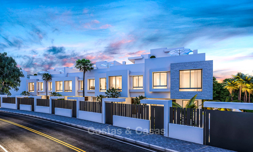 Maisons de ville contemporaines attrayantes à vendre, côté plage - Estepona, Costa del Sol 7795