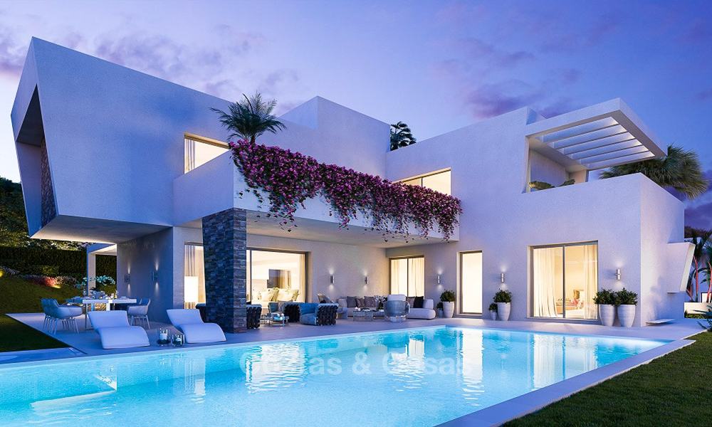 Villas de luxe modernes à vendre à un prix très attractif, idéalement situées à l’Est d’Estepona - Marbella. 7894