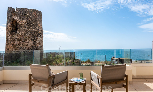 Nouvelles villas de luxe en première ligne de plage à vendre dans un complexe exclusif, New Golden Mile, Marbella 40492