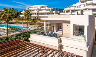 Nouvelles villas de luxe en première ligne de plage à vendre dans un complexe exclusif, New Golden Mile, Marbella 69823 