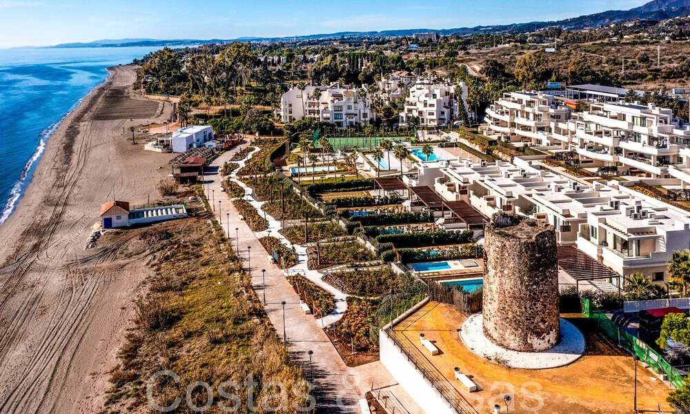 Nouvelles villas de luxe en première ligne de plage à vendre dans un complexe exclusif, New Golden Mile, Marbella 69826