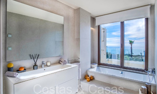 Nouvelles villas de luxe en première ligne de plage à vendre dans un complexe exclusif, New Golden Mile, Marbella 69833 