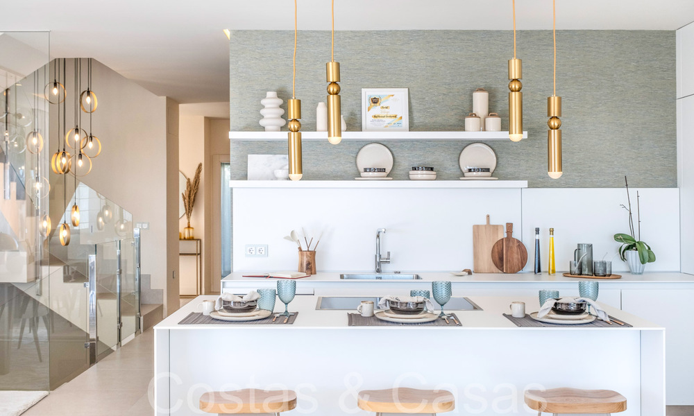 Nouvelles villas de luxe en première ligne de plage à vendre dans un complexe exclusif, New Golden Mile, Marbella 69859