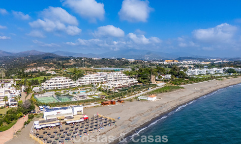 Appartements de luxe en première ligne de plage à vendre dans un complexe exclusif, New Golden Mile, Marbella 783558
