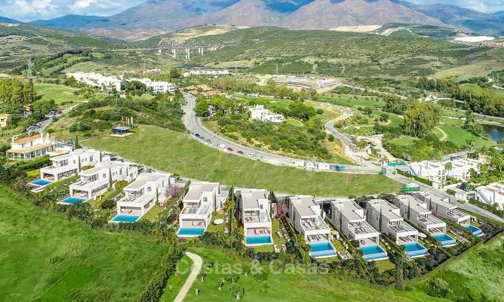 A vendre, magnifiques villas modernes de luxe, située directement sur un golf avec vue panoramique sur la mer, les montagnes et la vallée - Estepona 7928