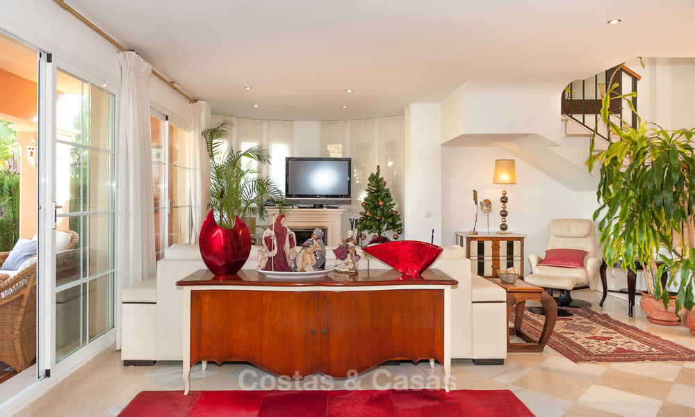 Maison jumelée à vendre, en première ligne de golf, dans une résidence sécurisée à Guadalmina Alta à Marbella 7942