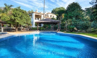 Spacieuse villa de campagne dans un cadre naturel unique à vendre, Casares, Costa del Sol 8127 