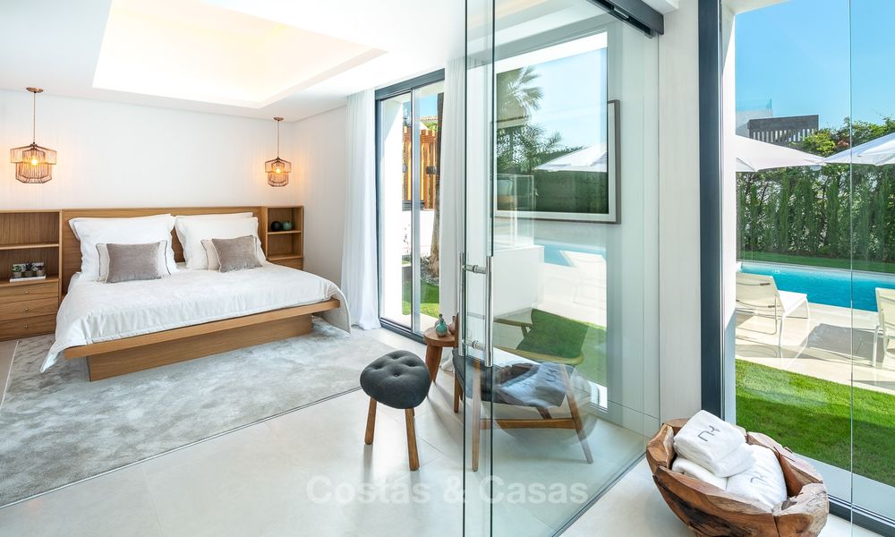 A vendre, ravissante villa de luxe rénovée, située dans la vallée du Golf de Nueva Andalucía - Marbella 8147