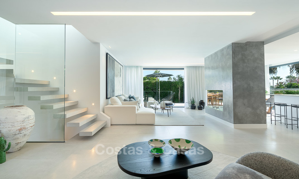 A vendre, ravissante villa de luxe rénovée, située dans la vallée du Golf de Nueva Andalucía - Marbella 8152