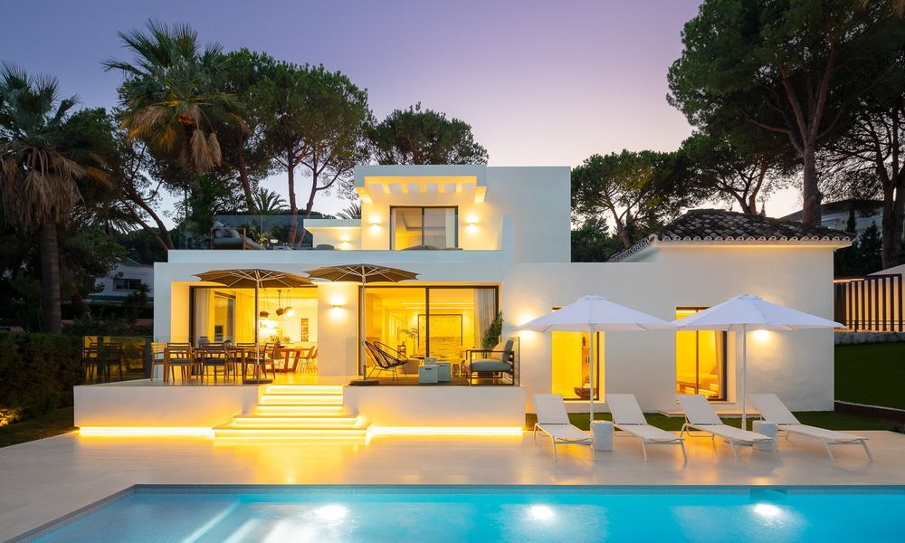 A vendre, ravissante villa de luxe rénovée, située dans la vallée du Golf de Nueva Andalucía - Marbella 8159
