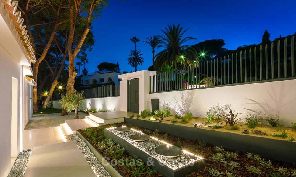 A vendre, ravissante villa de luxe rénovée, située dans la vallée du Golf de Nueva Andalucía - Marbella 8160