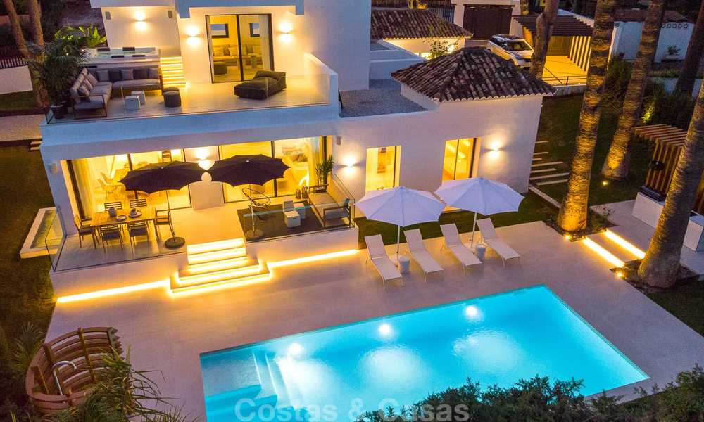 A vendre, ravissante villa de luxe rénovée, située dans la vallée du Golf de Nueva Andalucía - Marbella 8161
